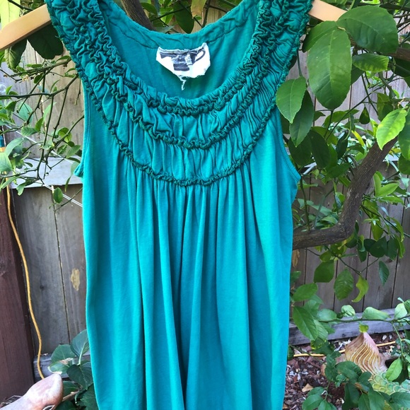 Green Flowy Sleeveless Tee - Picture 1 of 7